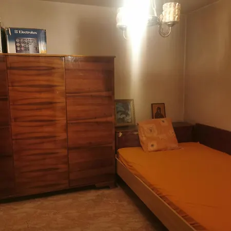 Spinis 부쿠레슈티